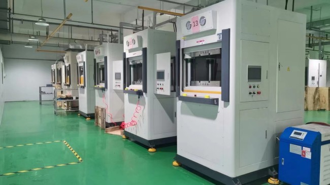【手機(jī)、VR/AR、無人機(jī)】玻纖熱壓成型機(jī)應(yīng)用場(chǎng)景