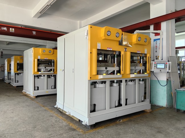 高爾夫球具、運(yùn)動(dòng)器材成型使用碳纖維熱壓機(jī)